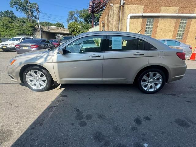 2013 Chrysler 200 LX