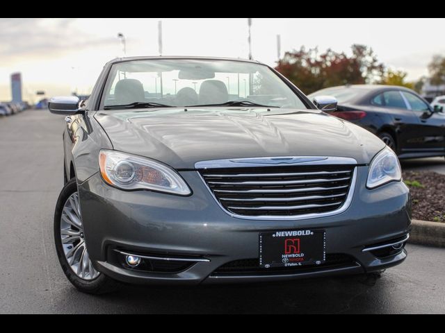 2013 Chrysler 200 Limited