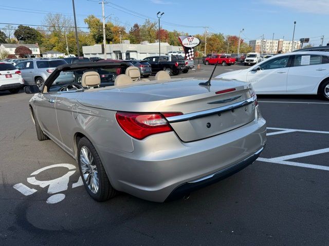 2013 Chrysler 200 Limited