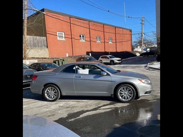 2013 Chrysler 200 Limited