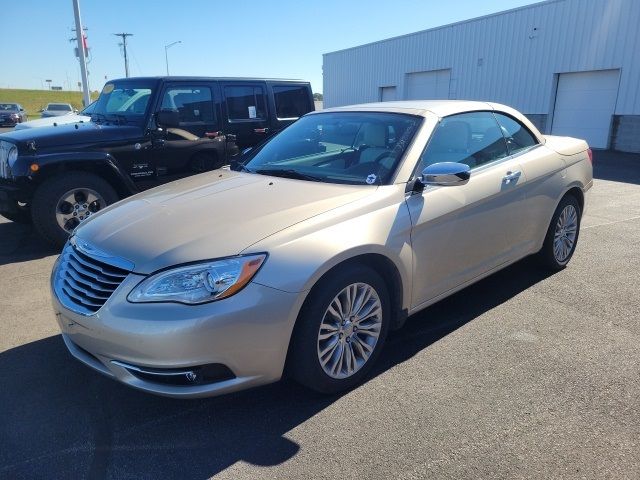 2013 Chrysler 200 Limited