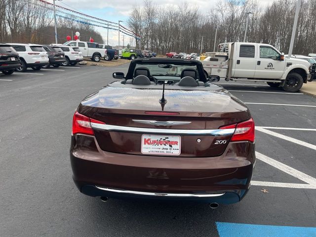 2013 Chrysler 200 Limited