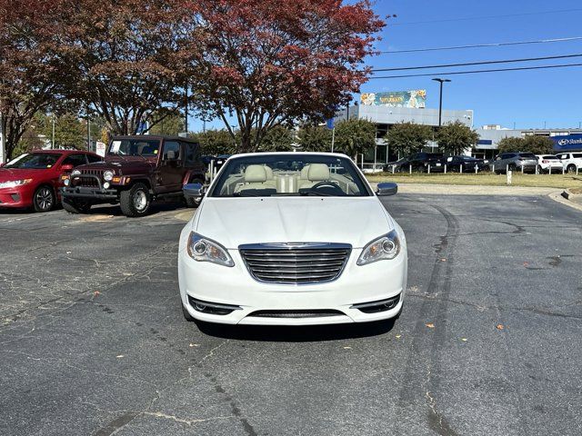 2013 Chrysler 200 Limited