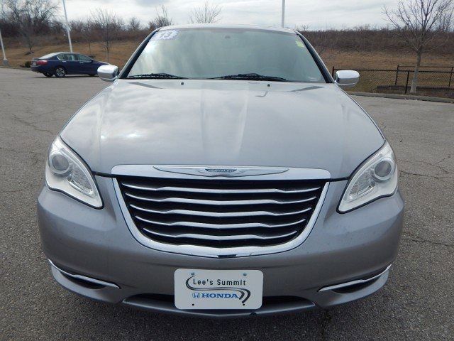 2013 Chrysler 200 Limited