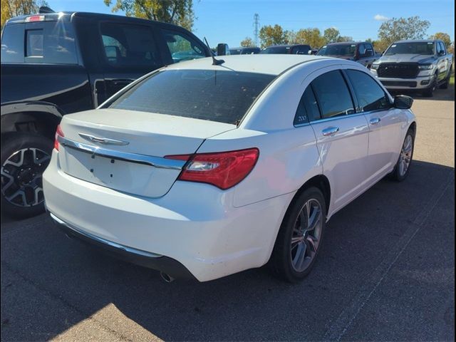 2013 Chrysler 200 Limited