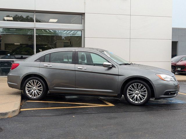 2013 Chrysler 200 Limited