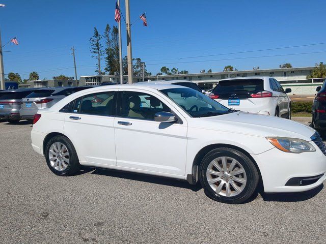 2013 Chrysler 200 Limited