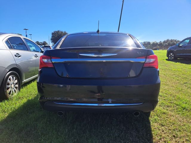 2013 Chrysler 200 Limited