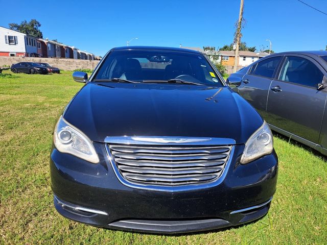 2013 Chrysler 200 Limited