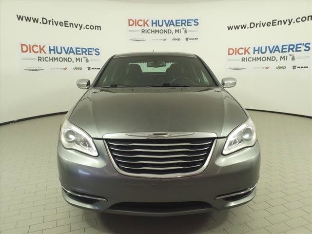 2013 Chrysler 200 Limited