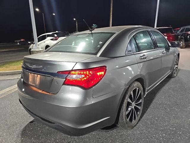 2013 Chrysler 200 Limited