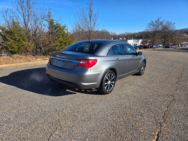 2013 Chrysler 200 Limited