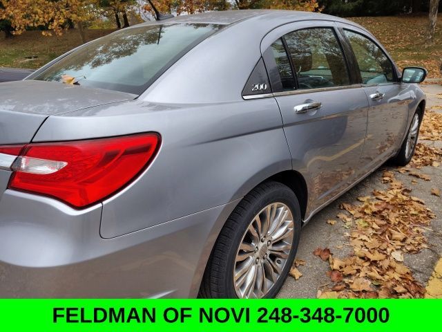 2013 Chrysler 200 Limited