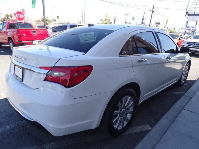 2013 Chrysler 200 Limited