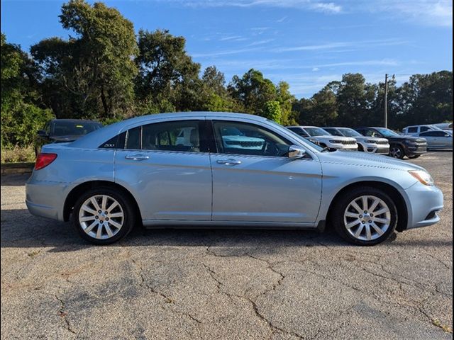 2013 Chrysler 200 Limited