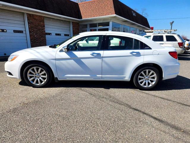 2013 Chrysler 200 Limited