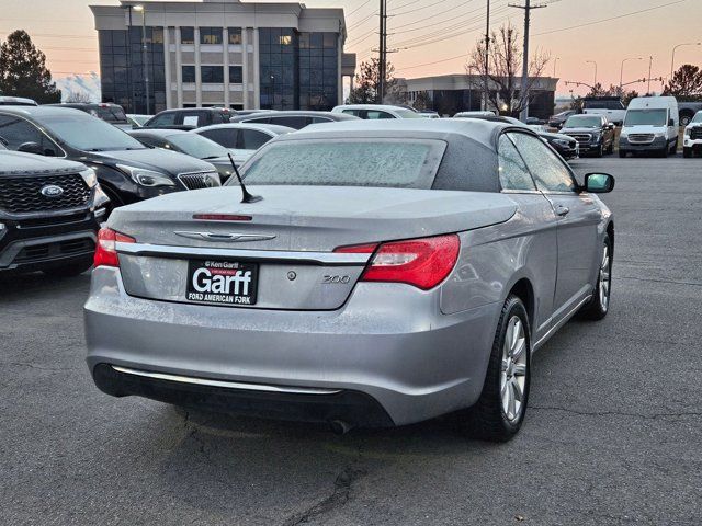 2013 Chrysler 200 Touring