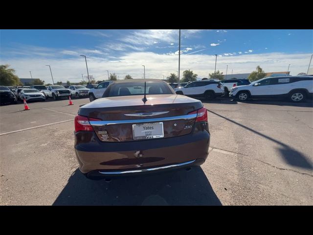 2013 Chrysler 200 Touring