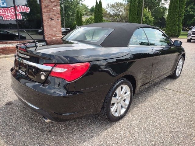 2013 Chrysler 200 Touring