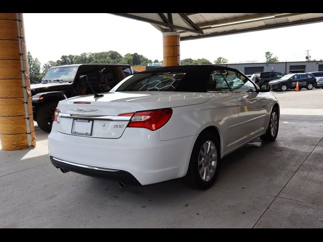 2013 Chrysler 200 Touring