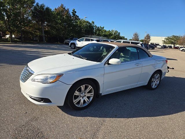 2013 Chrysler 200 Touring