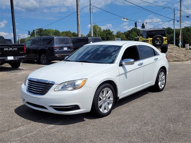 2013 Chrysler 200 Touring