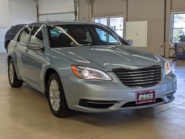 2013 Chrysler 200 Touring