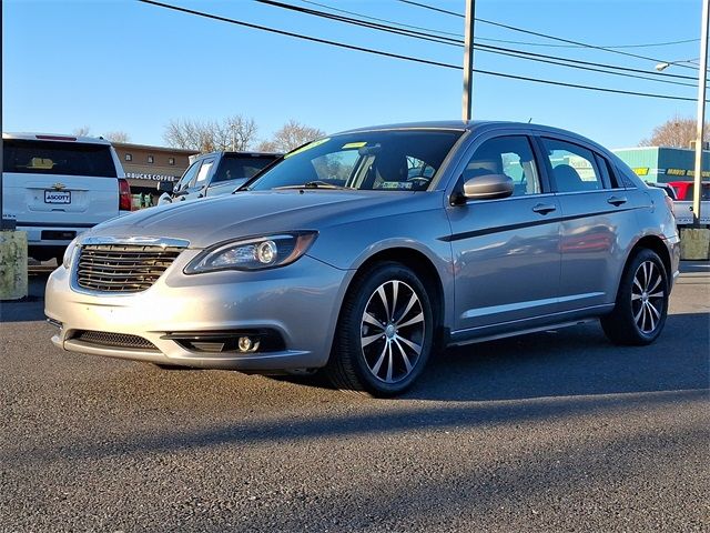 2013 Chrysler 200 Touring