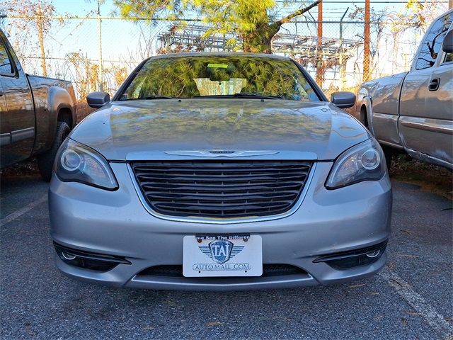 2013 Chrysler 200 Touring