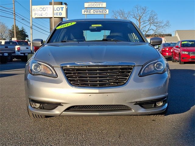 2013 Chrysler 200 Touring