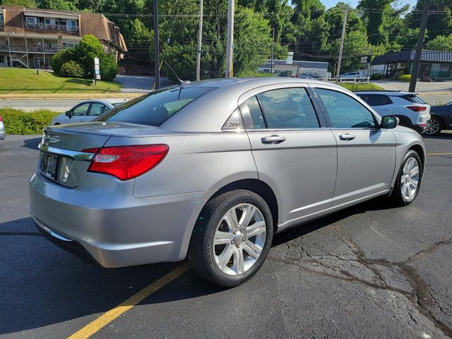 2013 Chrysler 200 Touring