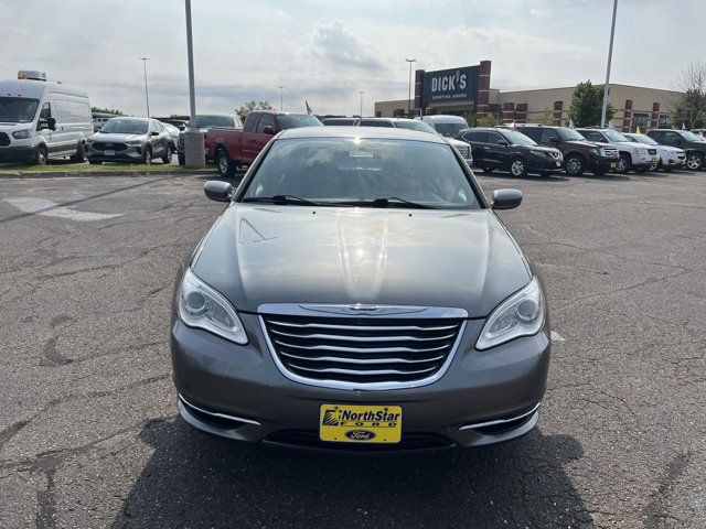 2013 Chrysler 200 Touring