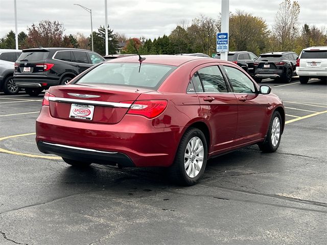 2013 Chrysler 200 Touring