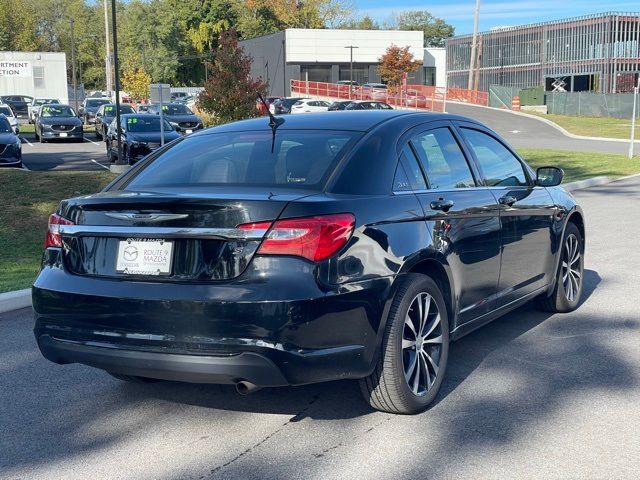 2013 Chrysler 200 Touring