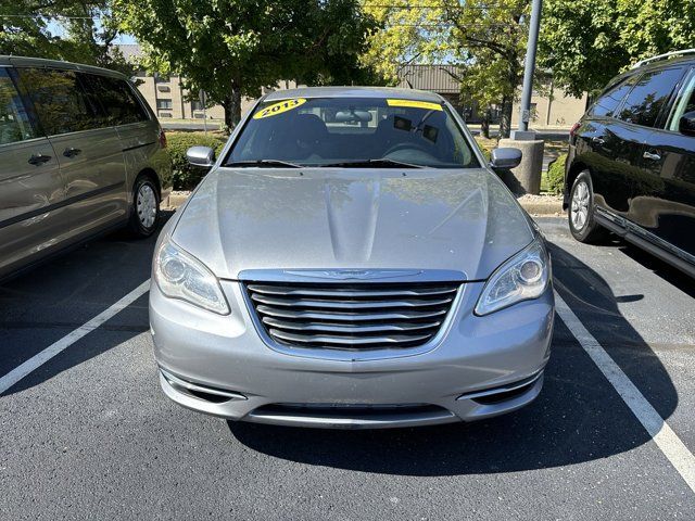 2013 Chrysler 200 Touring