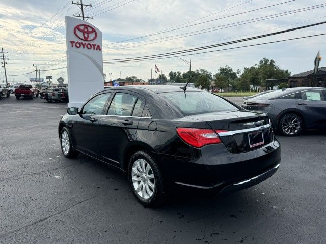 2013 Chrysler 200 Touring