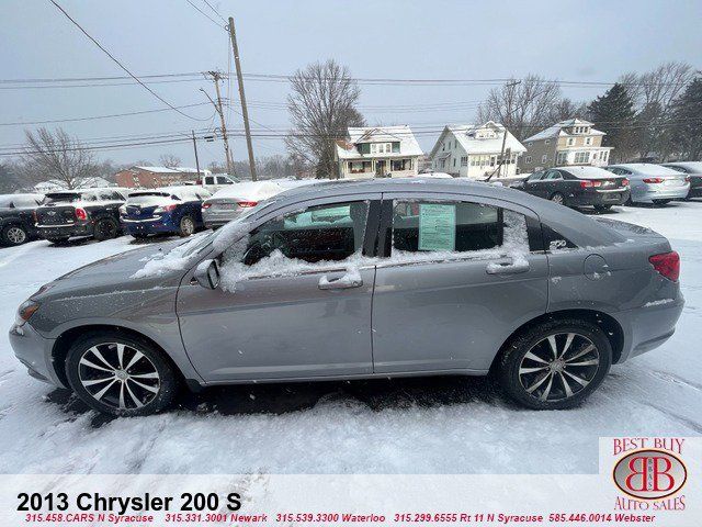 2013 Chrysler 200 Touring