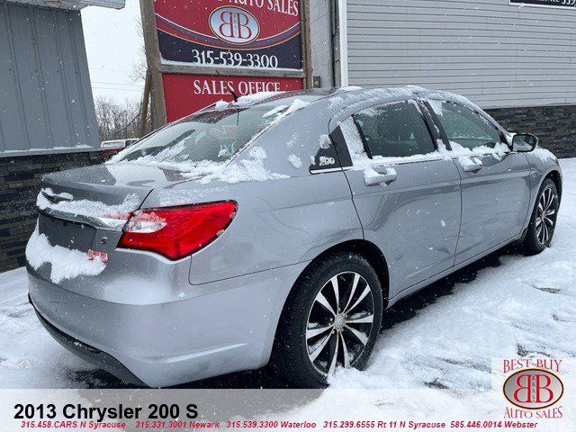 2013 Chrysler 200 Touring