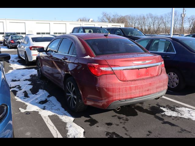 2013 Chrysler 200 Touring