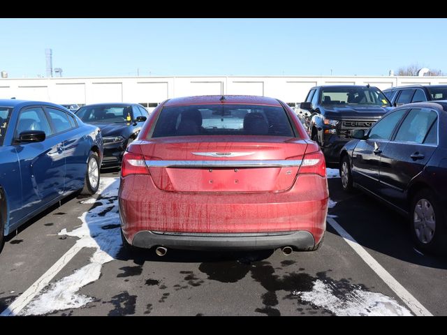 2013 Chrysler 200 Touring