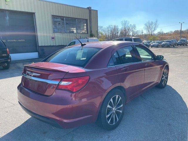 2013 Chrysler 200 Touring