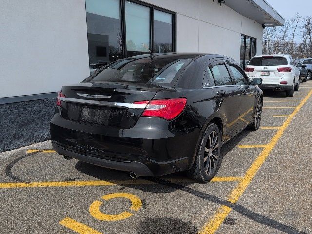 2013 Chrysler 200 Touring