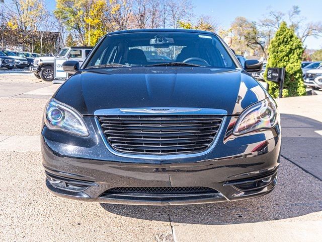 2013 Chrysler 200 Touring