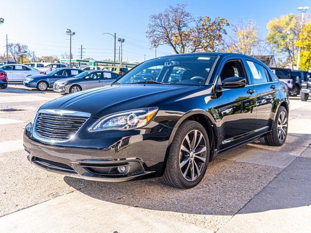 2013 Chrysler 200 Touring