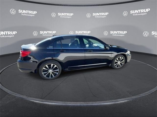 2013 Chrysler 200 Touring