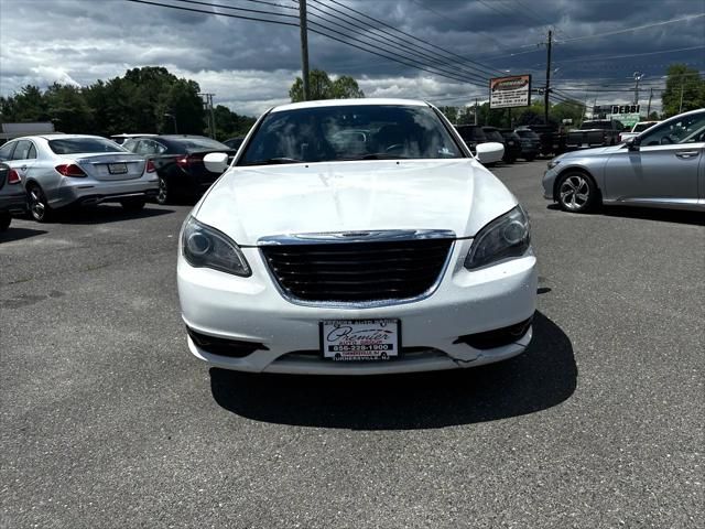 2013 Chrysler 200 Touring