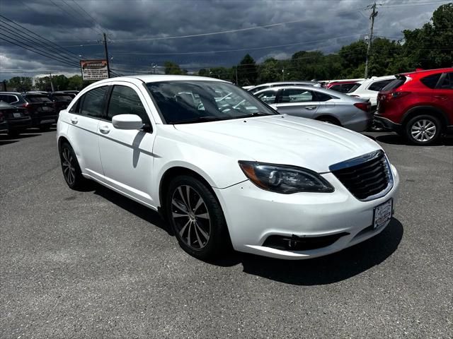 2013 Chrysler 200 Touring