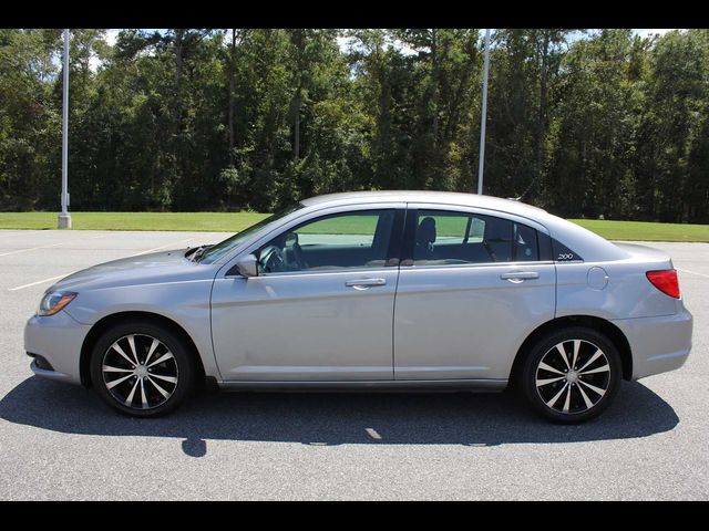 2013 Chrysler 200 Touring