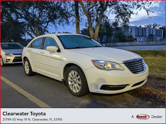 2013 Chrysler 200 Touring