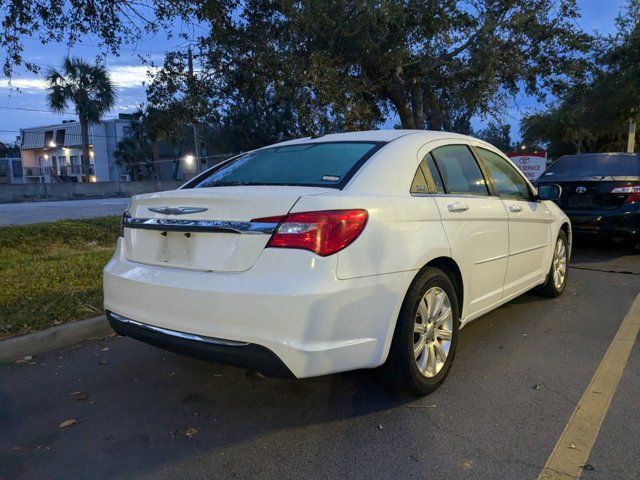 2013 Chrysler 200 Touring